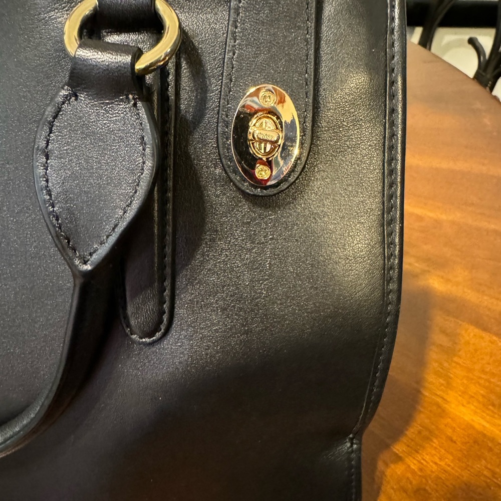 Vintage Coach New York cross body or handles , used but pristine w certificate - Picture 10 of 11